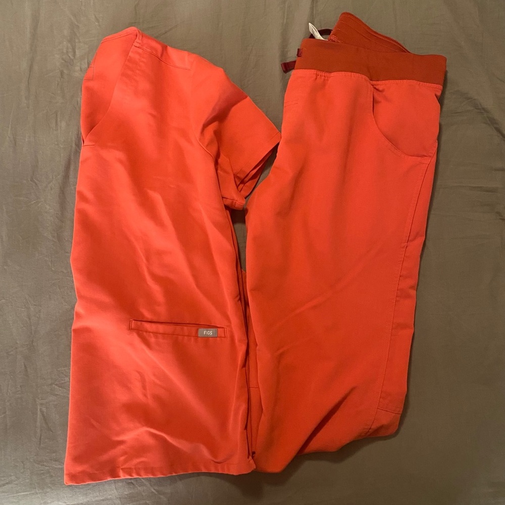 Figs L TALL Livingston & L Casma top